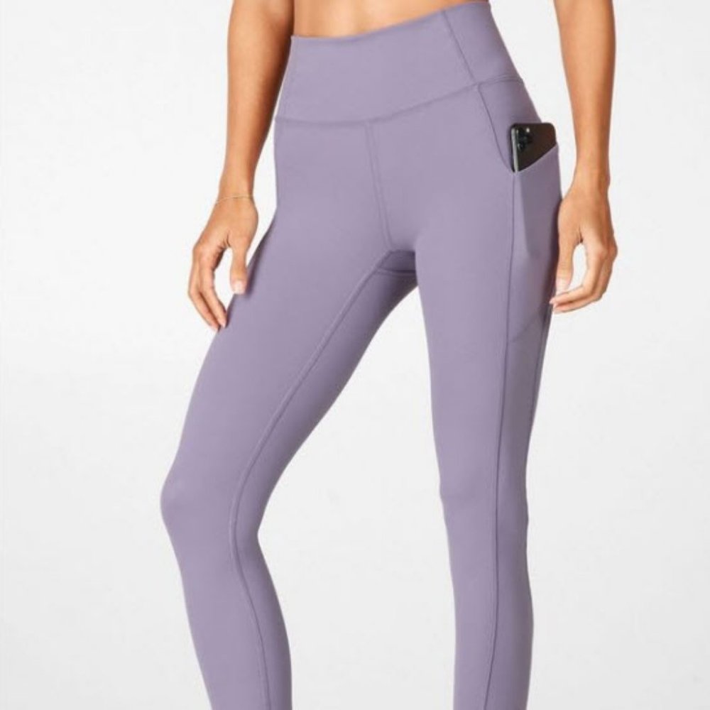 Fabletics - Oasis High-Waisted Pocket Legging